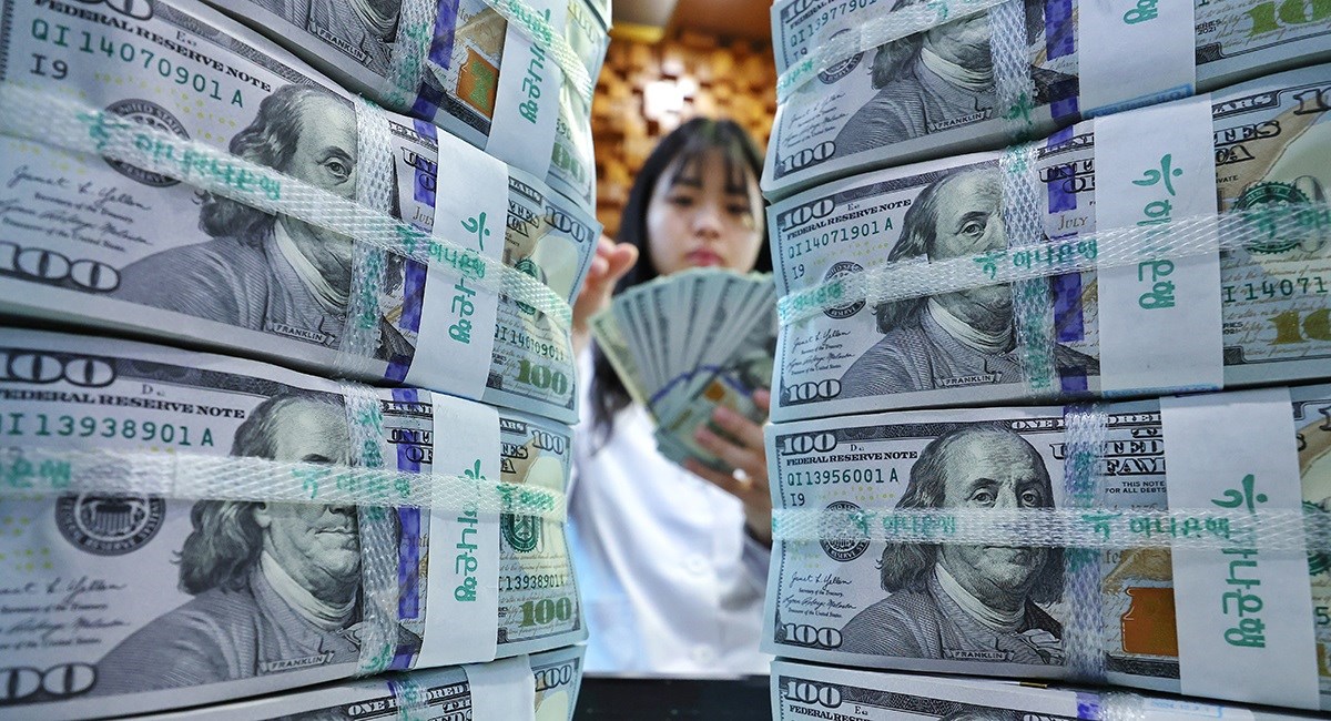 Dolar dobio na vrijednosti, Fed odgađa rezove kamata do jeseni